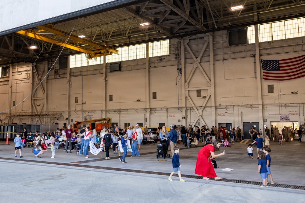 VMM-162 returns from the Horn of Africa