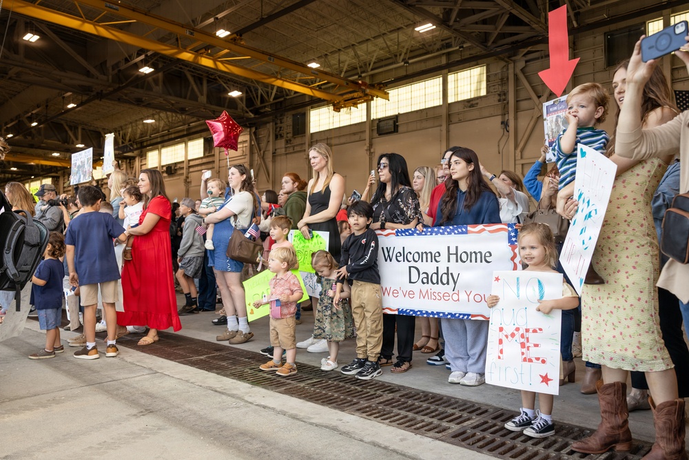 VMM-162 returns from the Horn of Africa