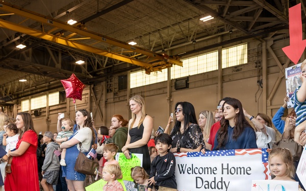 VMM-162 returns from the Horn of Africa