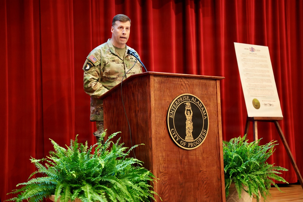 Maj. Gen. Gill outlines Army Aviation transformation at AUSA Luncheon