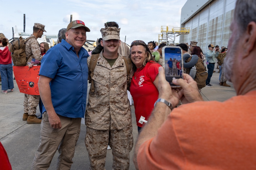 VMM-162 returns from the Horn of Africa