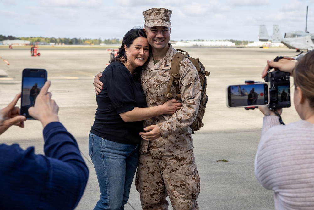 VMM-162 returns from the Horn of Africa