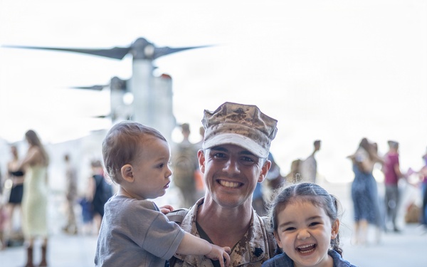 VMM-162 returns from the Horn of Africa