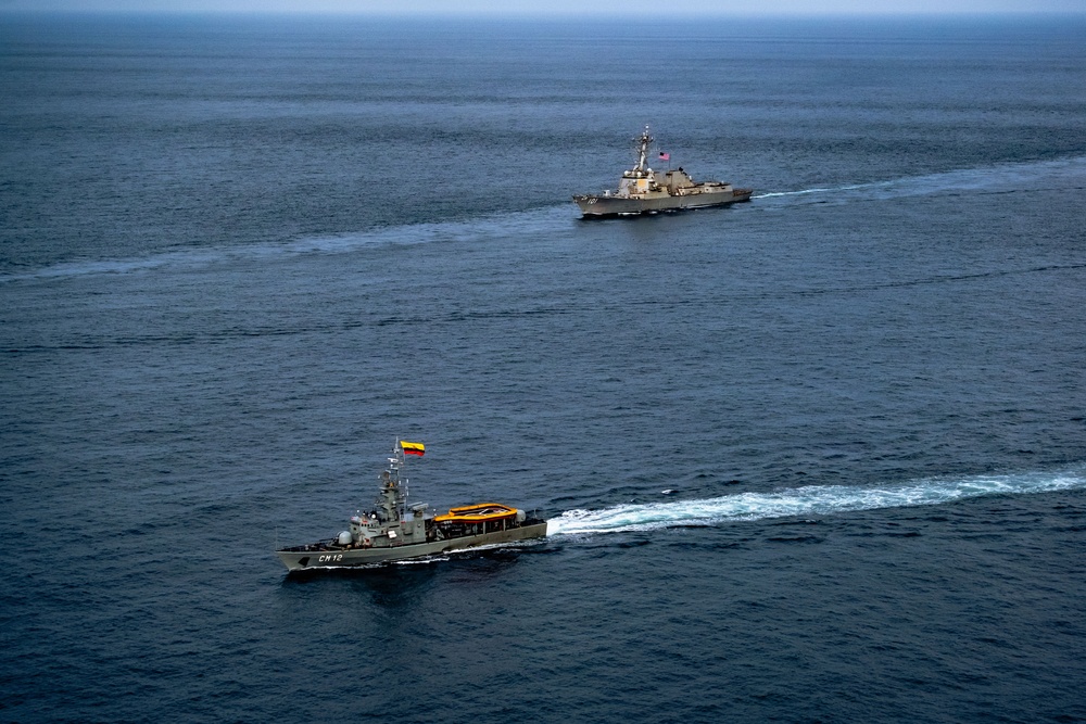 Ecuador and U.S. Navies Conduct Bilateral Maritime Engagement in Pacific Ocean