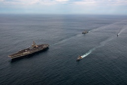 Nimitz Carrier Strike Group and Ecuadorian Navy Conduct a Bilateral Maritime Engagement