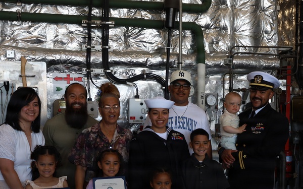 Group Photo of BM1 Keil and her Family