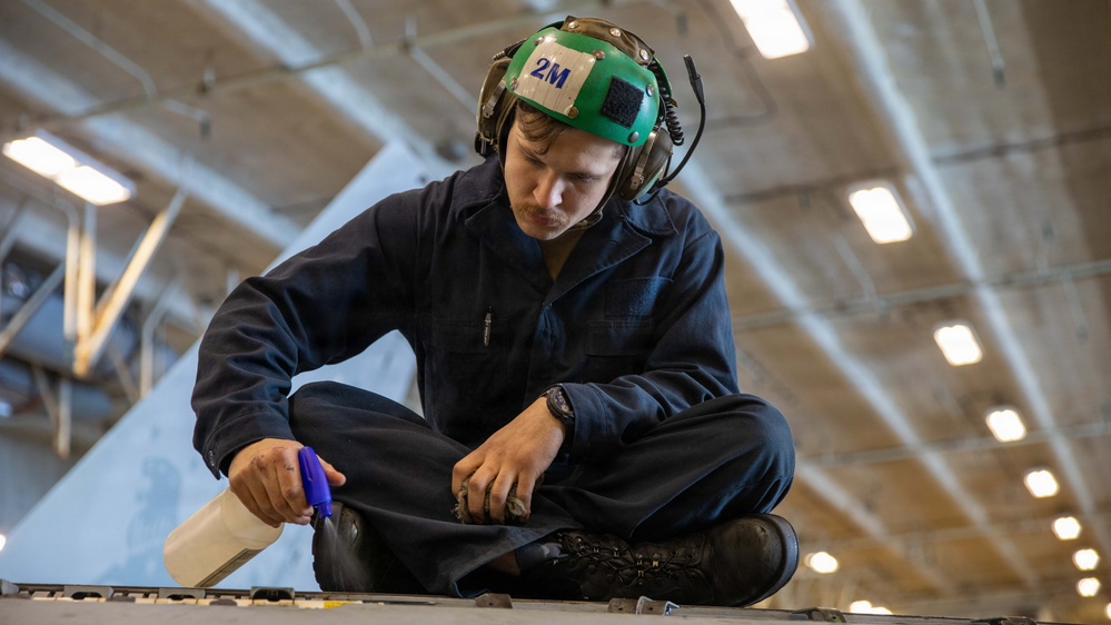 VFA-213 Routine Maintenance