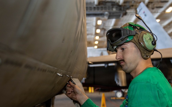 VFA-213 Routine Maintenance