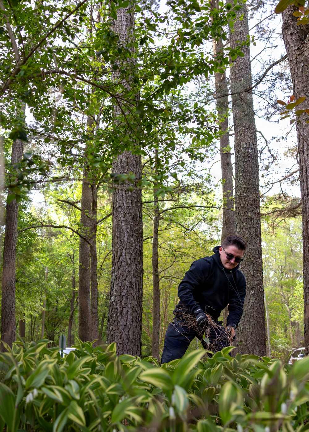 Serving the Community, Caring for the Earth: F-22 Demo Team Volunteers at Sandy Bottom Nature Park