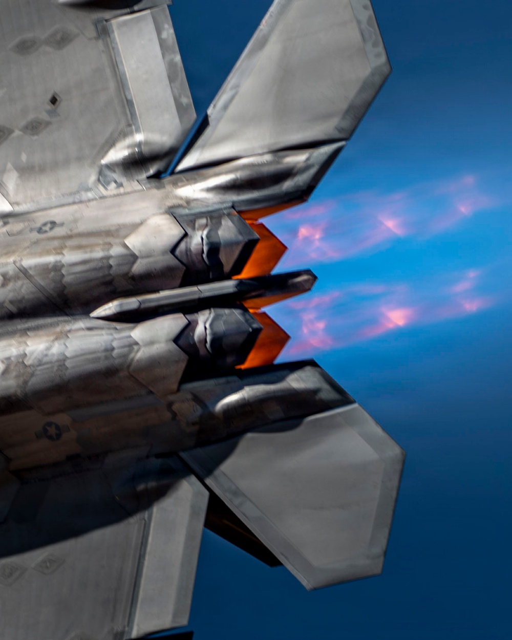 F-22 Demo Team Secures 2026 Heritage Flight Accreditation