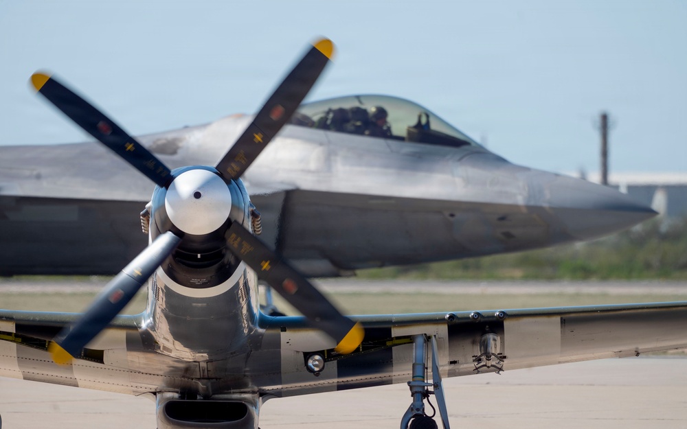 F-22 Demo Team Secures 2026 Heritage Flight Accreditation