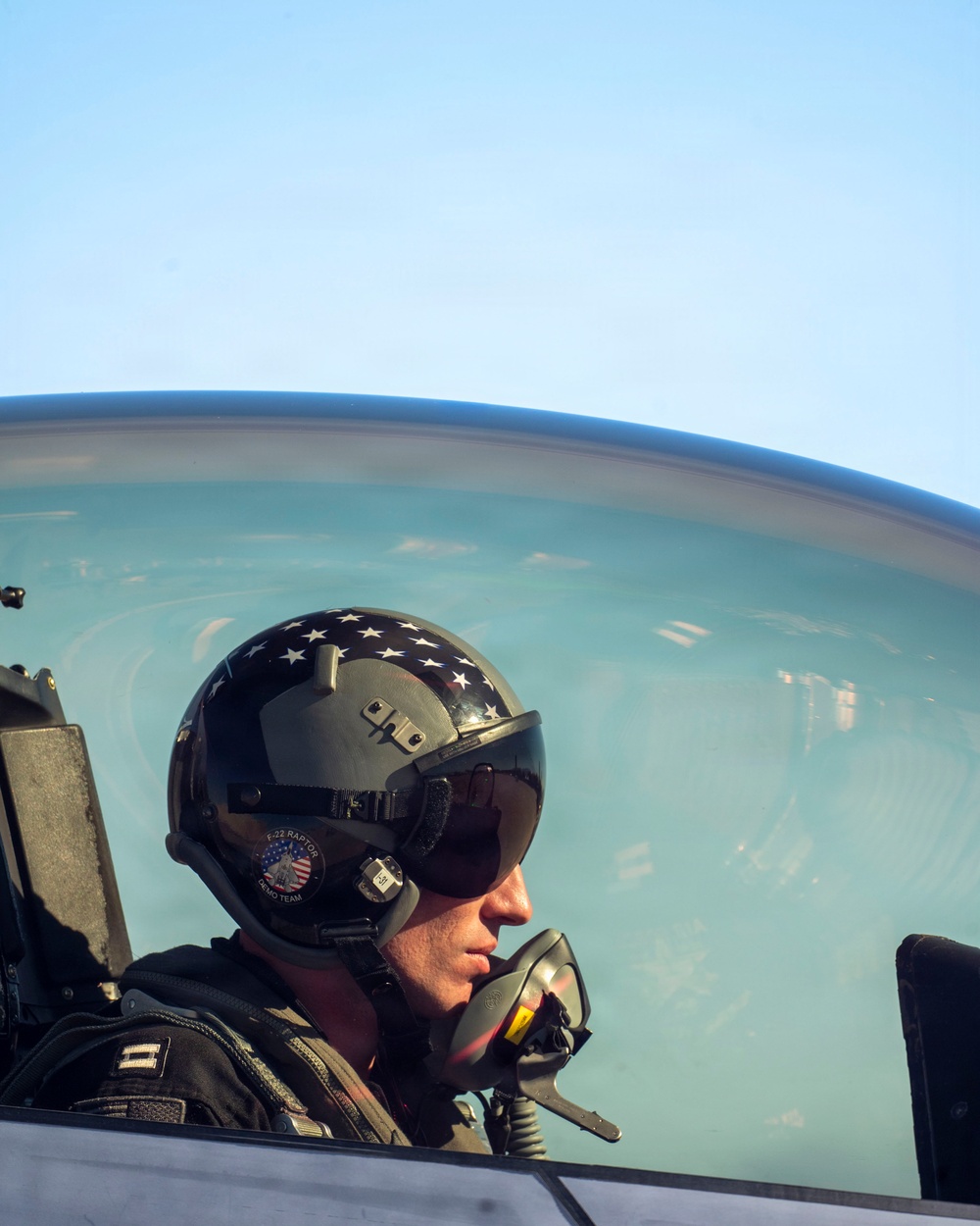 F-22 Demo Team Secures 2026 Heritage Flight Accreditation