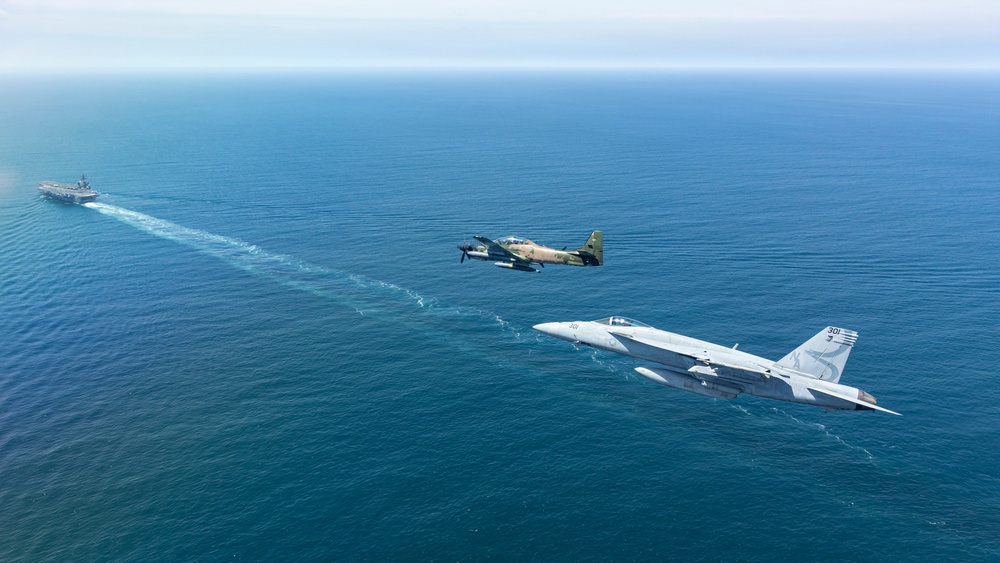 Armed Forces of Ecuador Conduct Bilateral Air Defense Exercise with U.S. Navy
