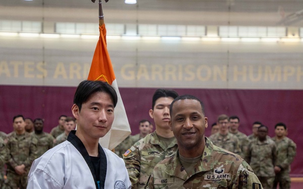 HHC, 1st Signal Brigade holds Change of Responsibility Ceremony.