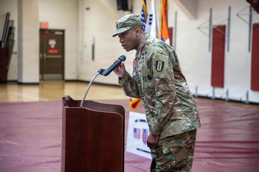 HHC, 1st Signal Brigade holds Change of Responsibility Ceremony.