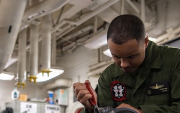 11th MEU Marines conduct maintenance aboard USS Boxer