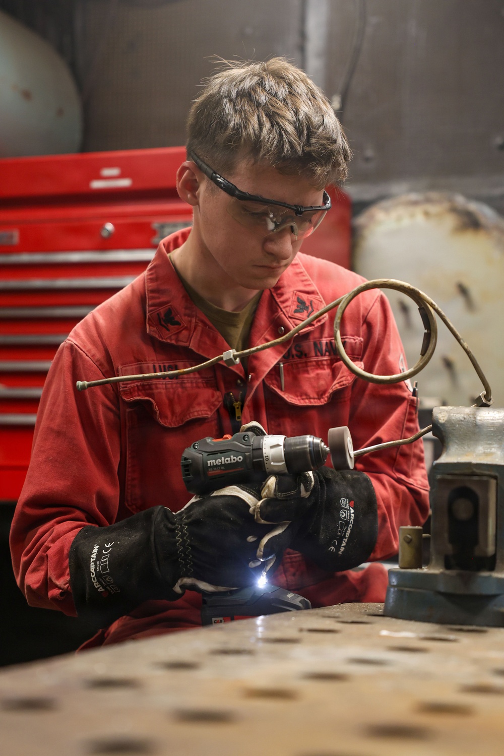USS Boxer HT Conducts Routine Maintenance