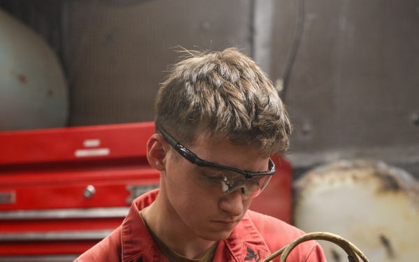 USS Boxer HT Conducts Routine Maintenance