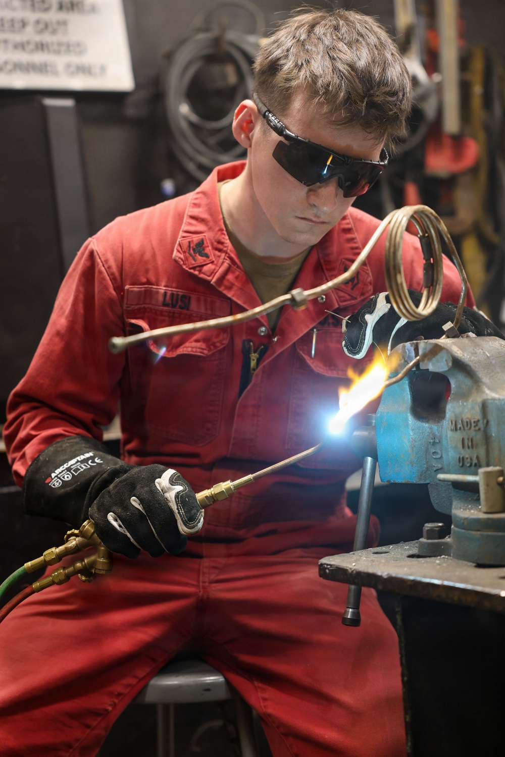 USS Boxer HT Conducts Routine Maintenance