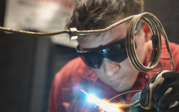 USS Boxer HT Conducts Routine Maintenance