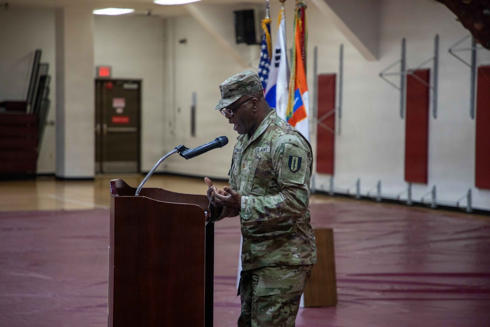 HHC, 1st Signal Brigade holds Change of Responsibility Ceremony.