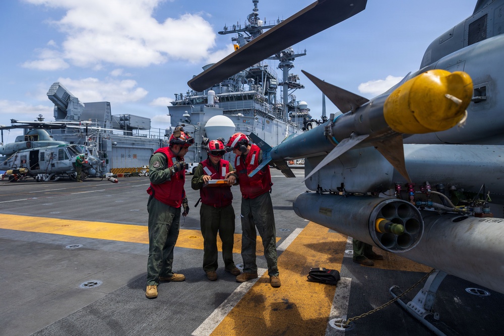 11th MEU Marines, Sailors Conduct Flight Operations Aboard USS Boxer