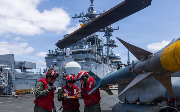 11th MEU Marines, Sailors Conduct Flight Operations Aboard USS Boxer