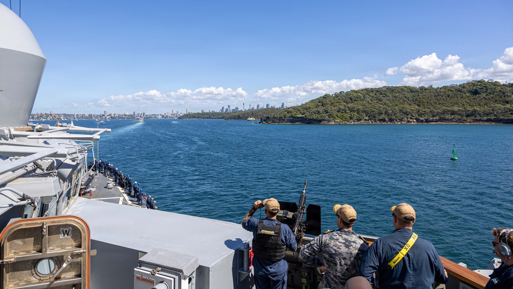USS Fitzgerald pulls into Sydney following Exercise Kakadu 2026