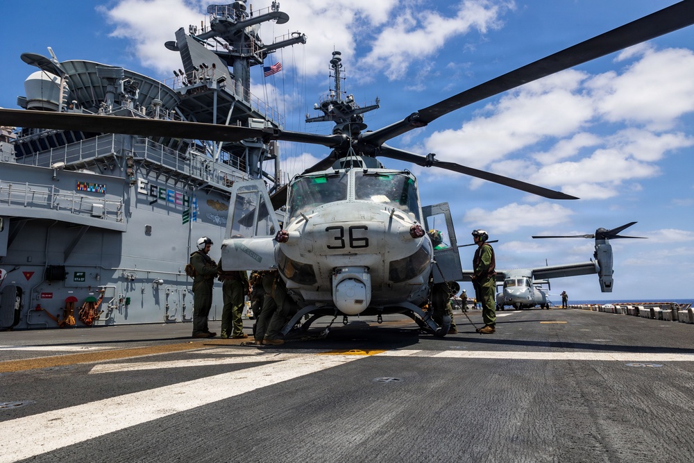 11th MEU Marines, Sailors Conduct Flight Operations Aboard USS Boxer
