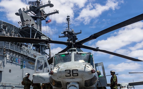 11th MEU Marines, Sailors Conduct Flight Operations Aboard USS Boxer