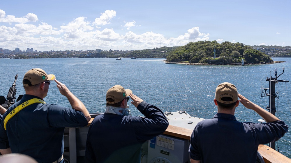USS Fitzgerald pulls into Sydney following Exercise Kakadu 2026