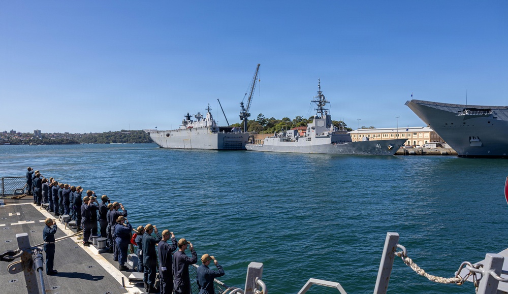 USS Fitzgerald pulls into Sydney following Exercise Kakadu 2026