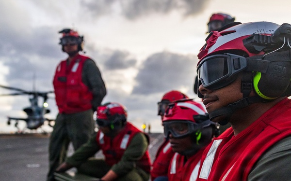 11th MEU Marines, Sailors Conduct Flight Operations Aboard USS Boxer