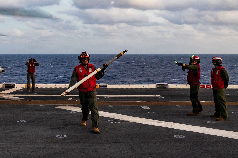 11th MEU Marines, Sailors Conduct Flight Operations Aboard USS Boxer