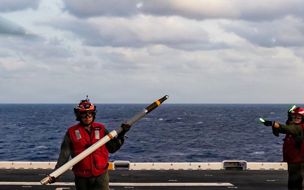 11th MEU Marines, Sailors Conduct Flight Operations Aboard USS Boxer