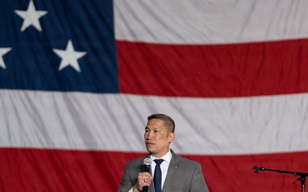 Under SECNAV Visits IKE