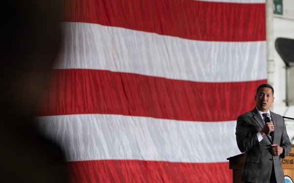 Under SECNAV Visits IKE