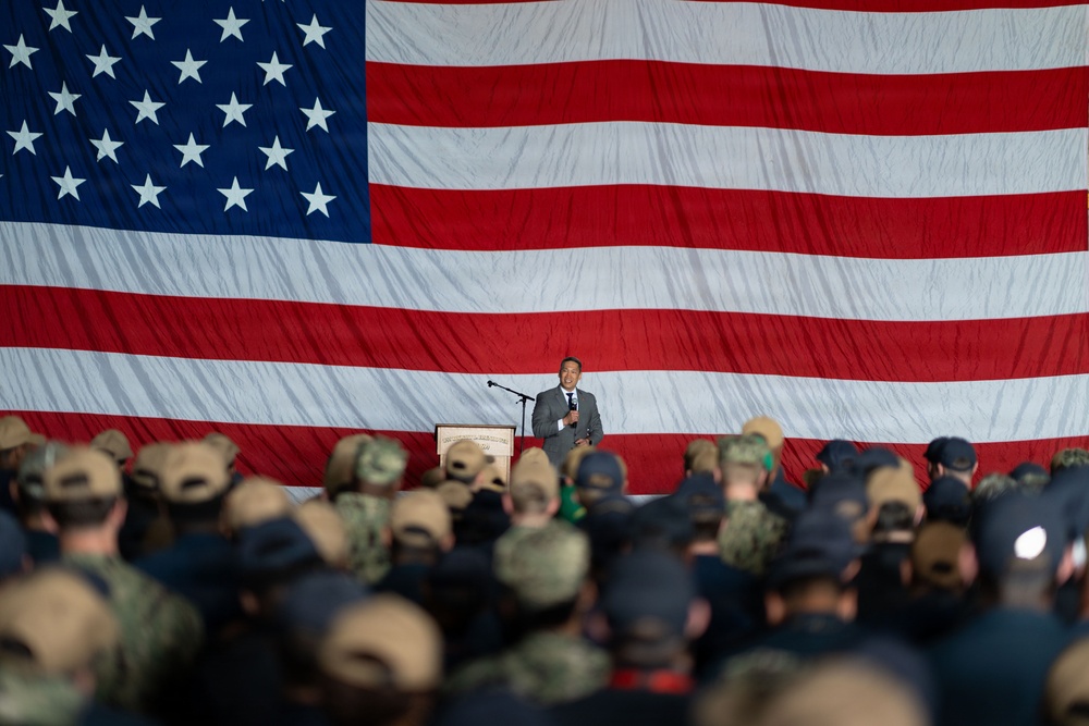 Under SECNAV Visits IKE