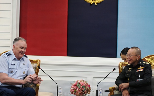 Washington National Guard senior leaders meet with Chief of Defense Forces of the Royal Thai Armed Forces