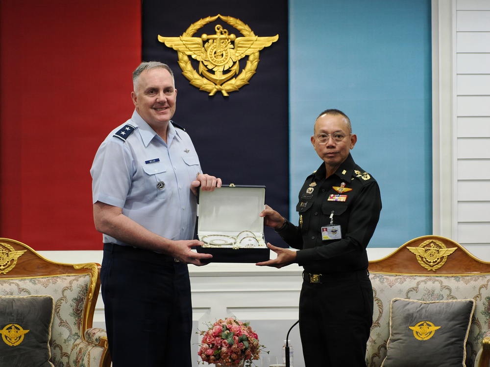 Washington National Guard senior leaders meet with Chief of Defense Forces of the Royal Thai Armed Forces