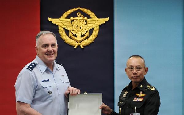 Washington National Guard senior leaders meet with Chief of Defense Forces of the Royal Thai Armed Forces