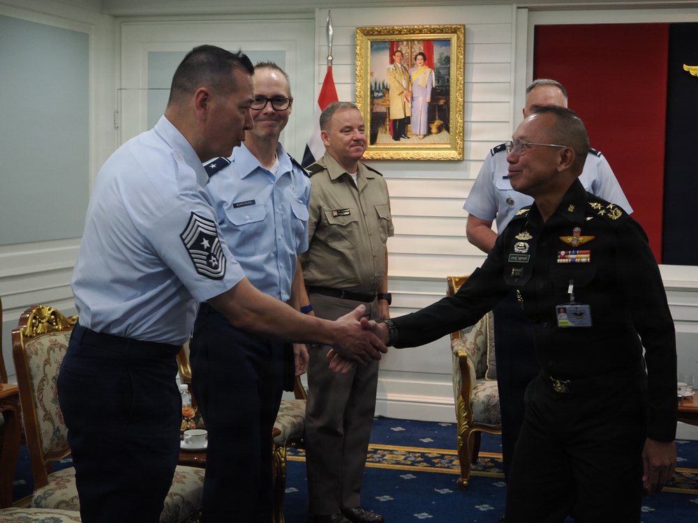 Washington National Guard senior leaders meet with Chief of Defense Forces of the Royal Thai Armed Forces