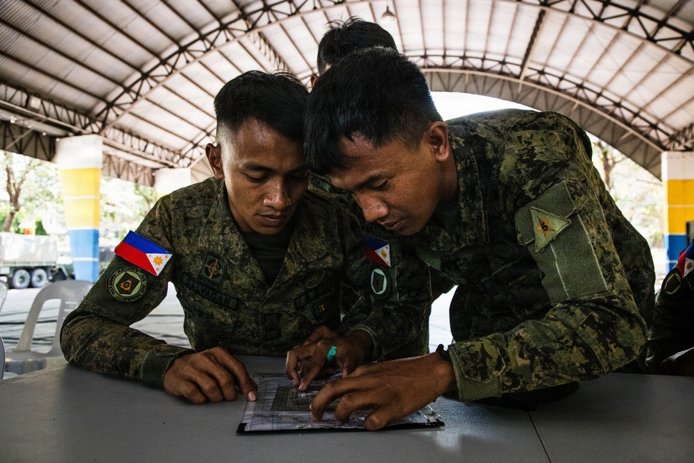 U.S. and Philippine Soldiers Conduct Electronic Warfare Training at Exercise Salaknib 2026