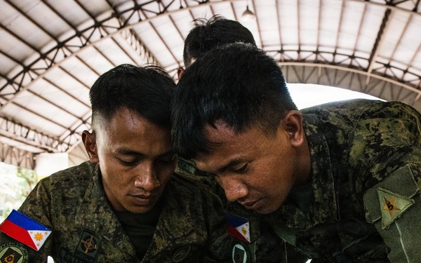 U.S. and Philippine Soldiers Conduct Electronic Warfare Training at Exercise Salaknib 2026
