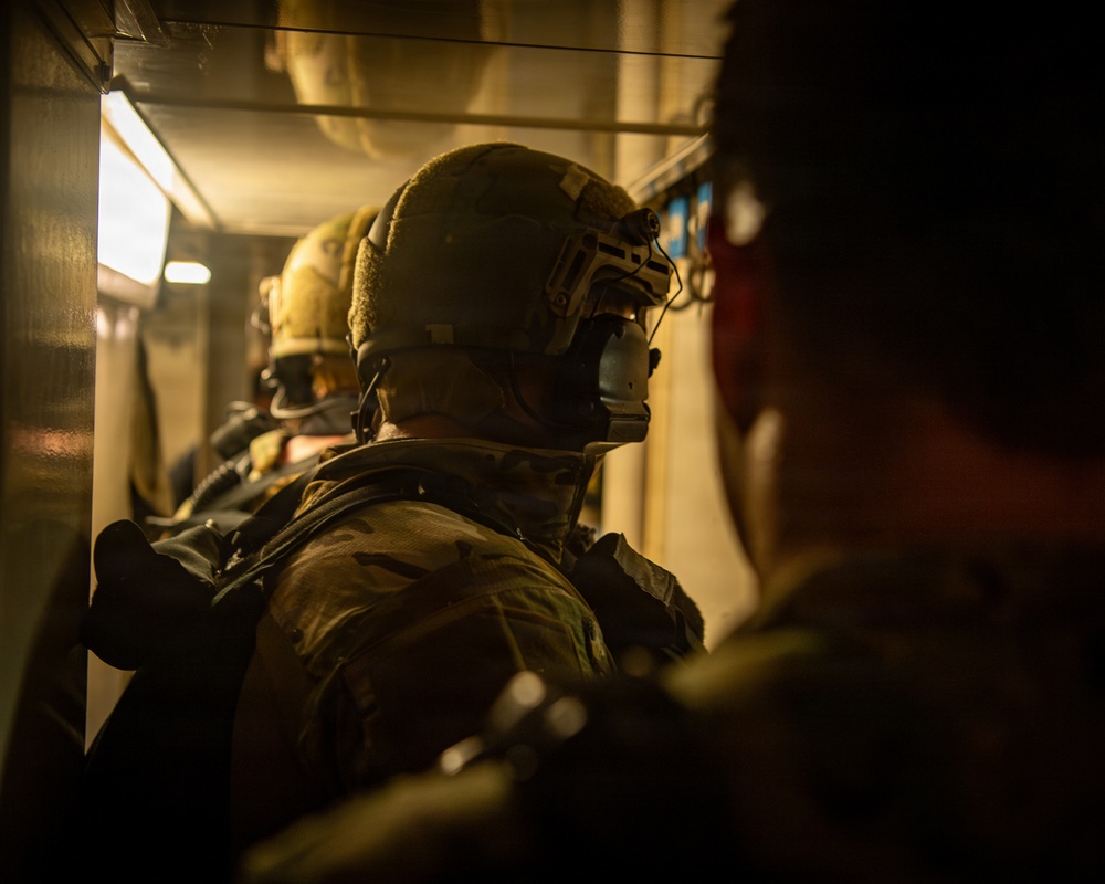 Ecuadorian Navy Esmeraldas-class corvette BAE Manabi (CM-12) and USS Gridley VBSS Exercise