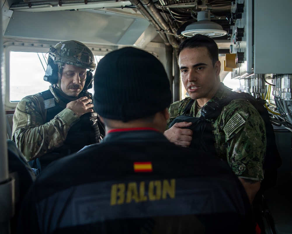 Ecuadorian Navy Esmeraldas-class corvette BAE Manabi (CM-12) and USS Gridley VBSS Exercise