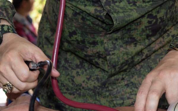 Balikatan 2026: U.S., Philippine service members provide medical care, training in San Narciso