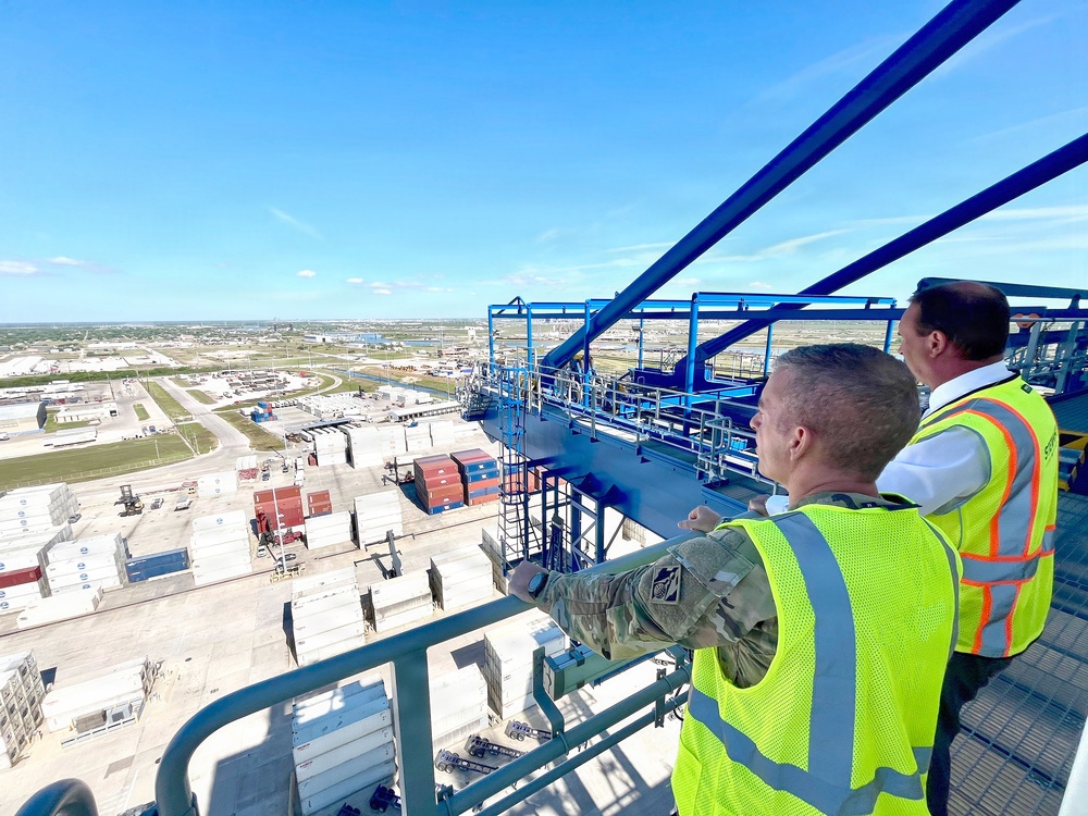 SWG Commander Visits Port Freeport