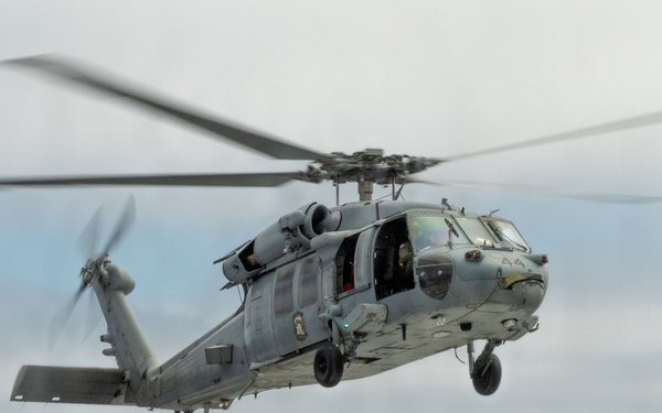 HSC-23 conducts flight operations with USS John P. Murtha ahead of Artemis II recovery