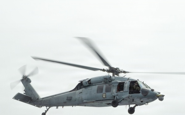 HSC-23 conducts flight operations with USS John P. Murtha ahead of Artemis II recovery